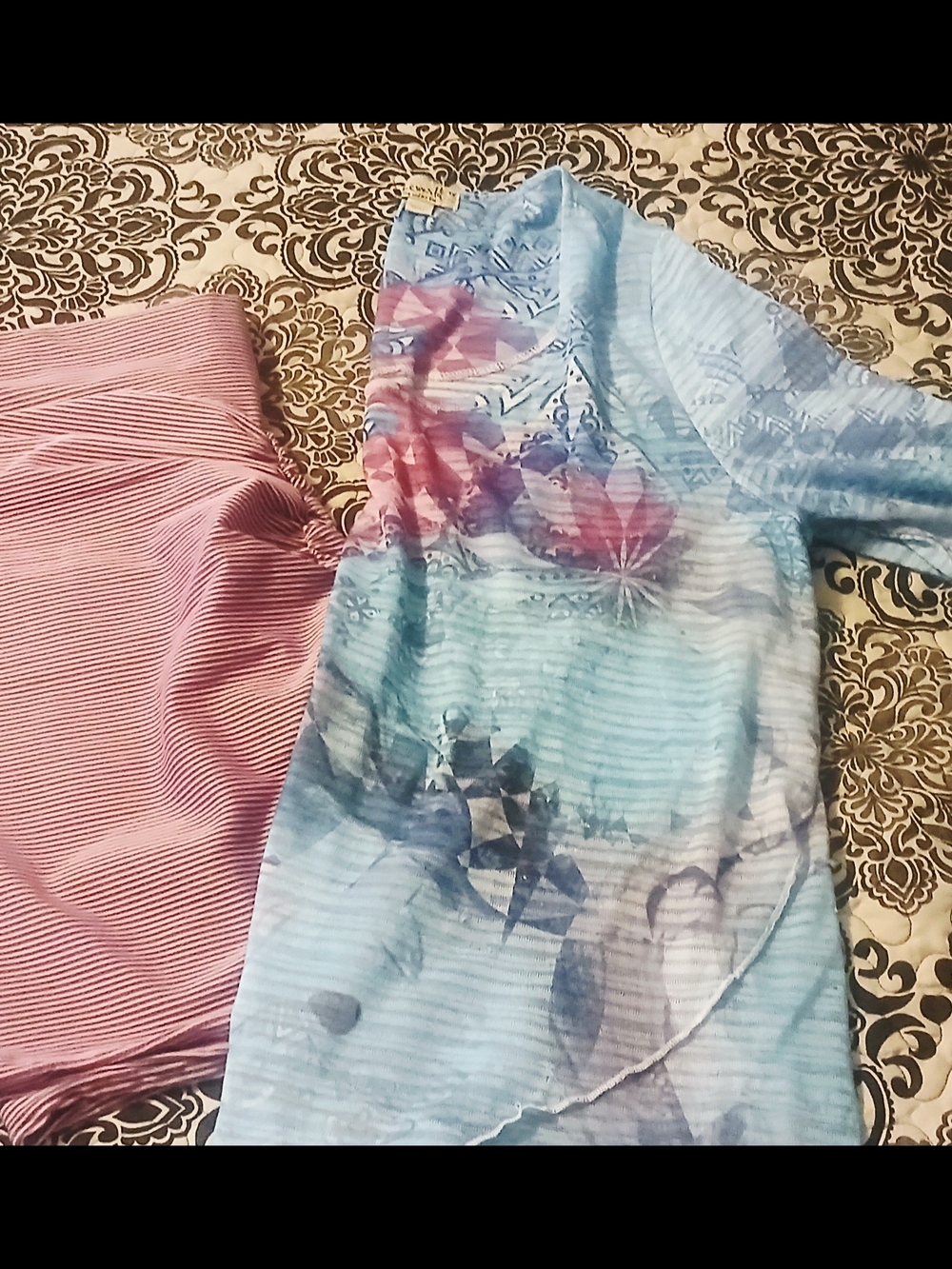 Womens 1x Light Blue Floral Stripe Top - And Shirts Set